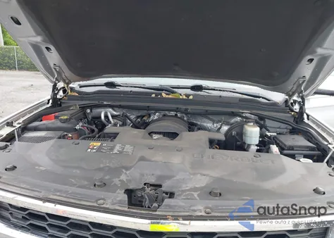 2016 Chevrolet Suburban Lt z USA, uszkodzony, nr VIN 1GNSCHKCXGR111027